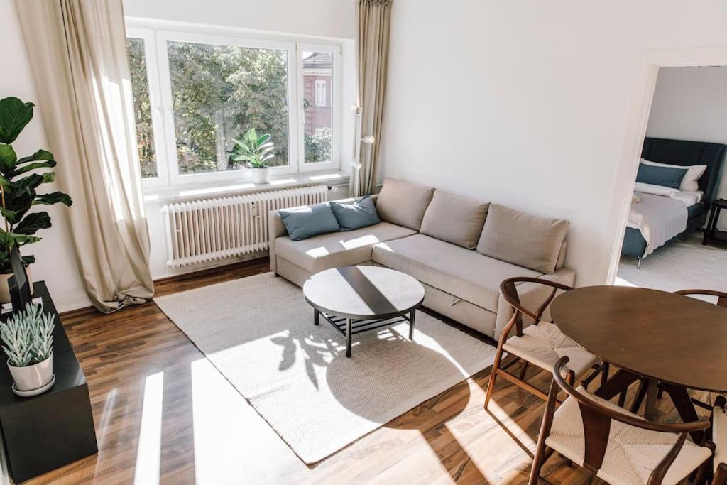 Komplett Neu: 2-Zi Zentral Im Altbau. 24H-Checkin Kiel Buitenkant foto
