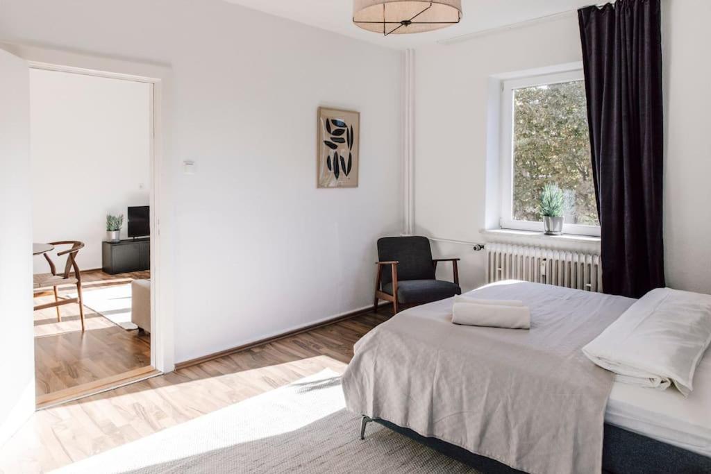Komplett Neu: 2-Zi Zentral Im Altbau. 24H-Checkin Kiel Buitenkant foto